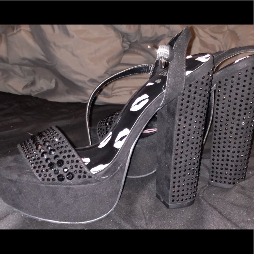 NWOT Juicy Couture heels size 6